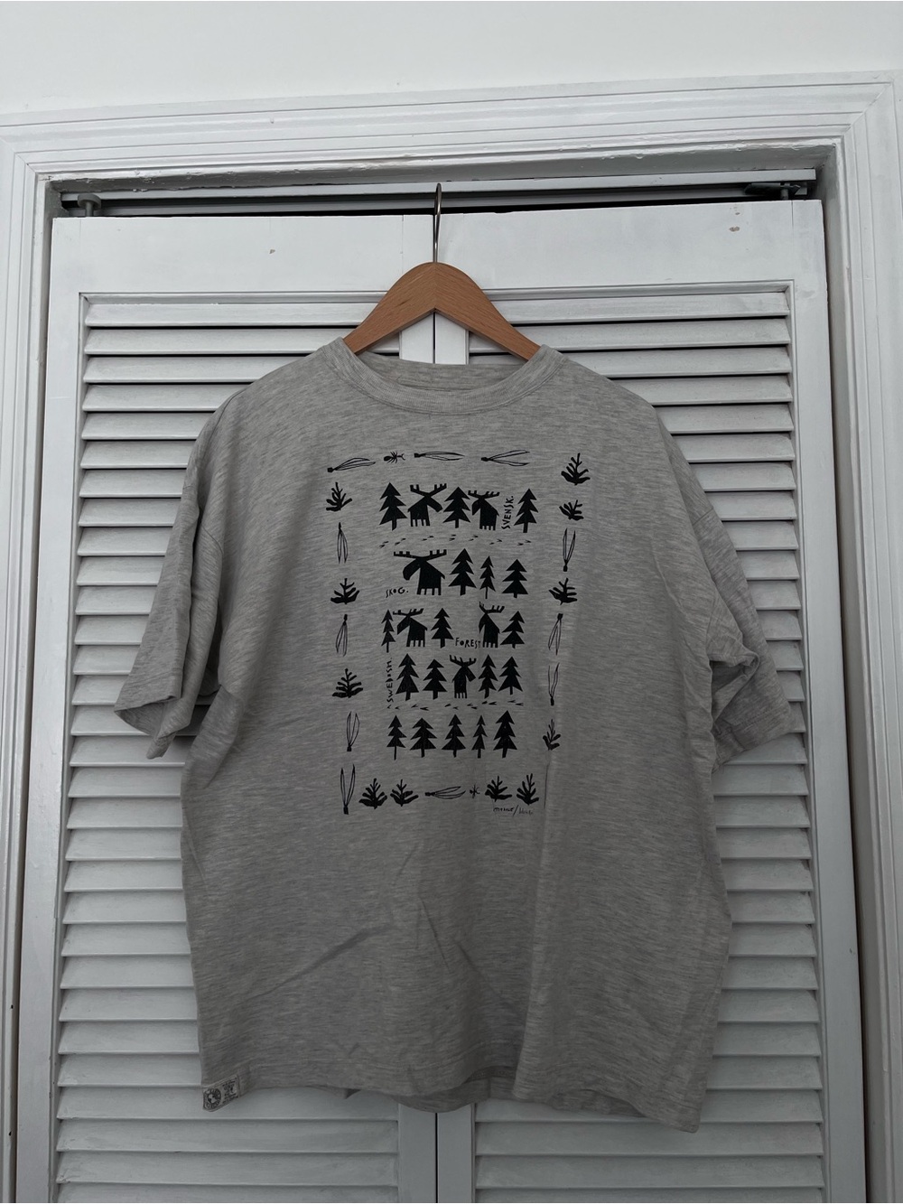 Vintage Gray Short-Sleeve Tee with Black Forest Graphic